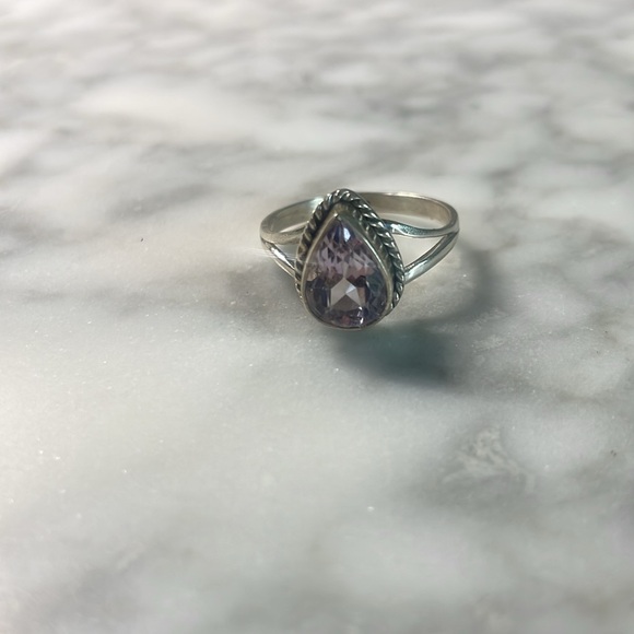 Gorgeous tear drop large amethyst gemstone ring in size 9 in 925 sterling - Picture 1 of 10